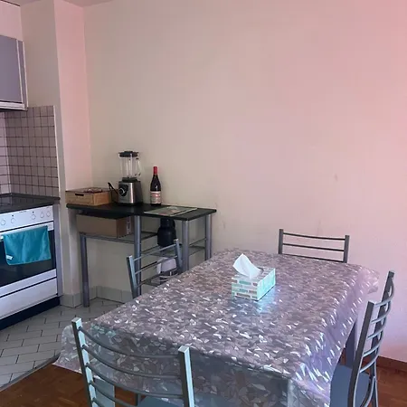 Апартаменты Cosy Side Монтрё